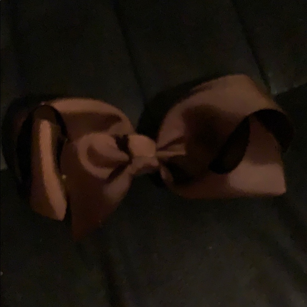 Large bow